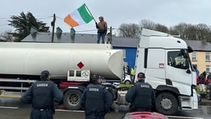 Reactions to ongoing fuel protests show image