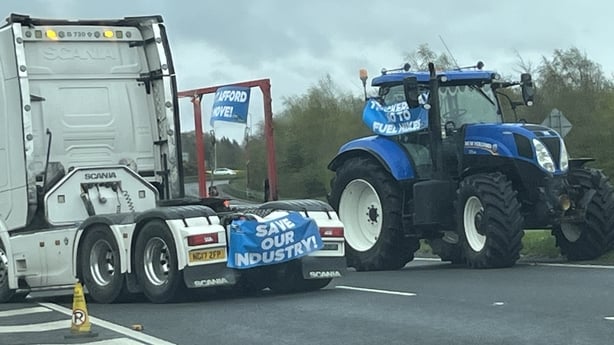 There are lengthy queues for northbound traffic on the M1 due to fuel protesters closing the motorway at Dundalk. 