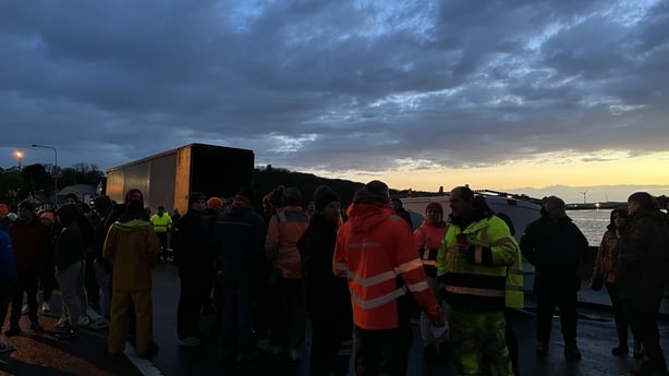 Fuel protesters at Whitegate in Cork
