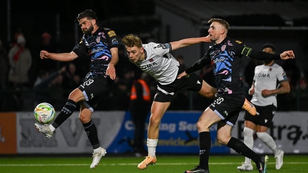 Ronan Teahan of Dundalk heads his side's second goal v Derry City - Premier Division, April 2026