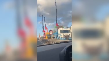 Protesters block N7 at Junction 8