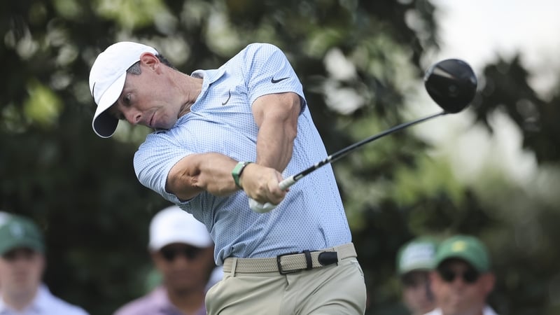 US Masters final round: McIlroy hanging in there