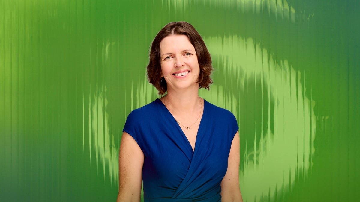 Aoife Ní Shúilleabháin, tuairisceoir, RTE Raidió na Gaeltachta, Baile na nGall.  