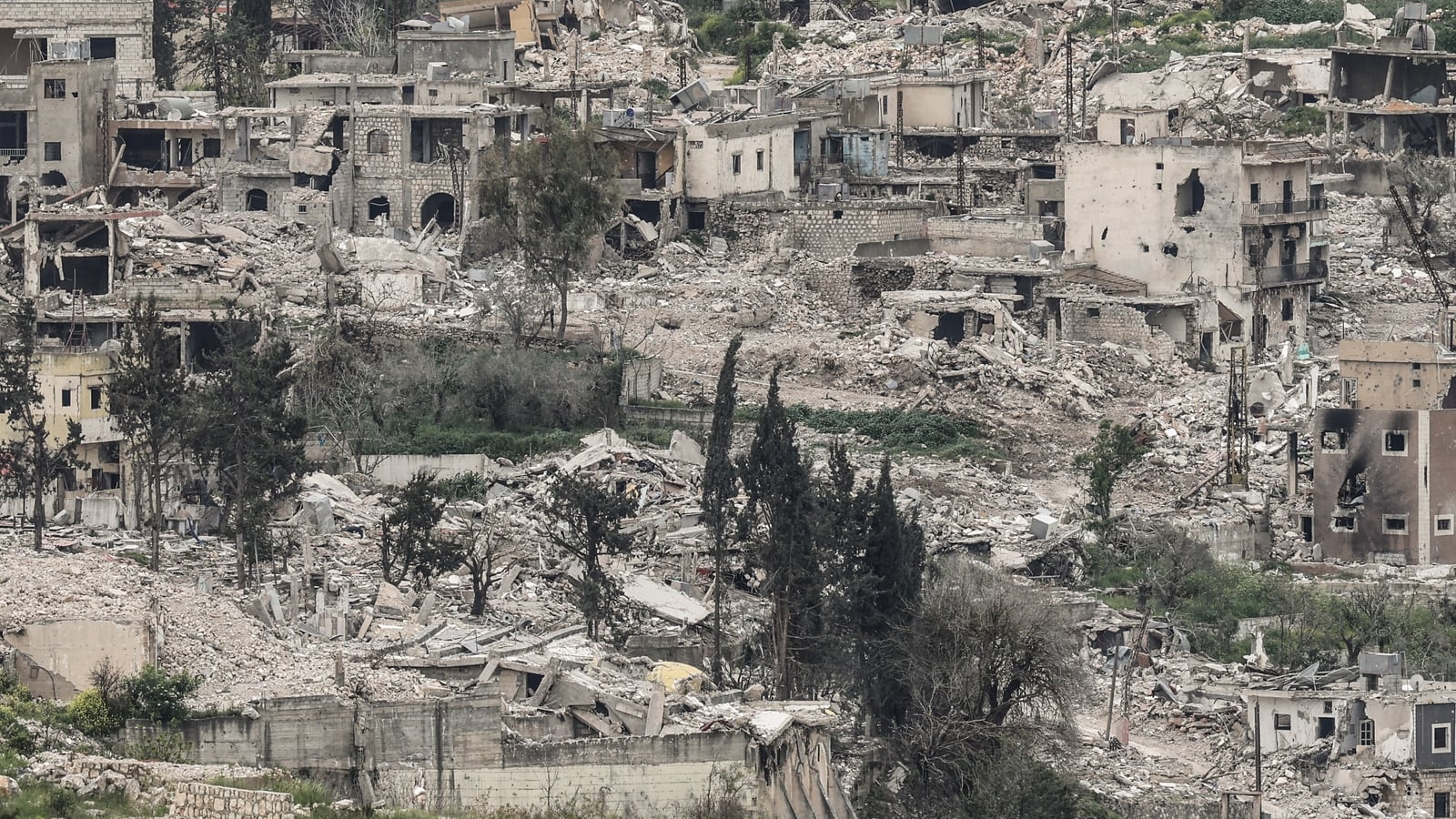 Israeli security cabinet considers Lebanon ceasefire