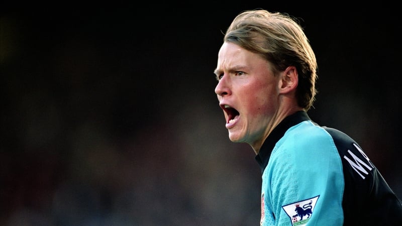 Former Arsenal keeper Manninger (46) dies in car crash