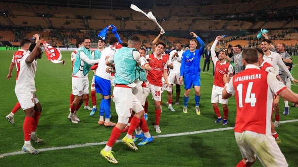 SEVILLE, SPAIN - APRIL 16: Players of SC Braga celebrate the teams victory and progression to the semi-finals following the UEFA Europa League 2025/26 Quarter-Final Leg Two match between Real Betis Balompie and SC Braga at Estadio La Cartuja on April 16, 2026 in Seville, Spain. (Photo by Fran Santia