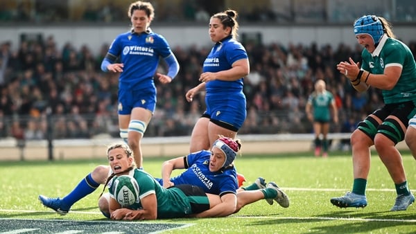 Emily Lane of Ireland scores her side's first try during the Women's Six Nations Rugby Championship match between Ireland and Italy at Dexcom Stadium in Galway. Photo by Shauna Clinton/Sportsfile