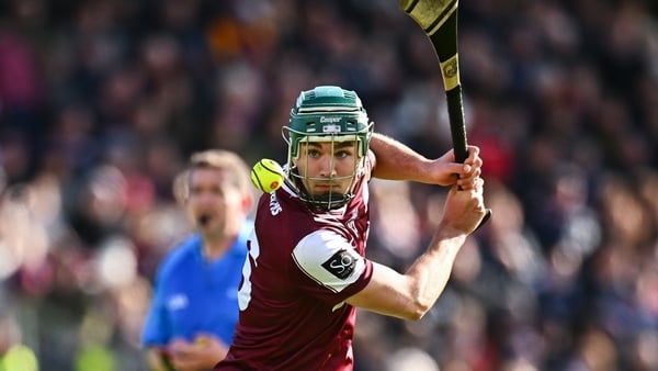 18 April 2026; Aaron Niland of Galway takes a free during the Leinster GAA Senior Hurling Championship Round 1 match between Galway and Kilkenny at Pearse Stadium in Galway. Photo by Piaras Ó Mídheach/Sportsfile