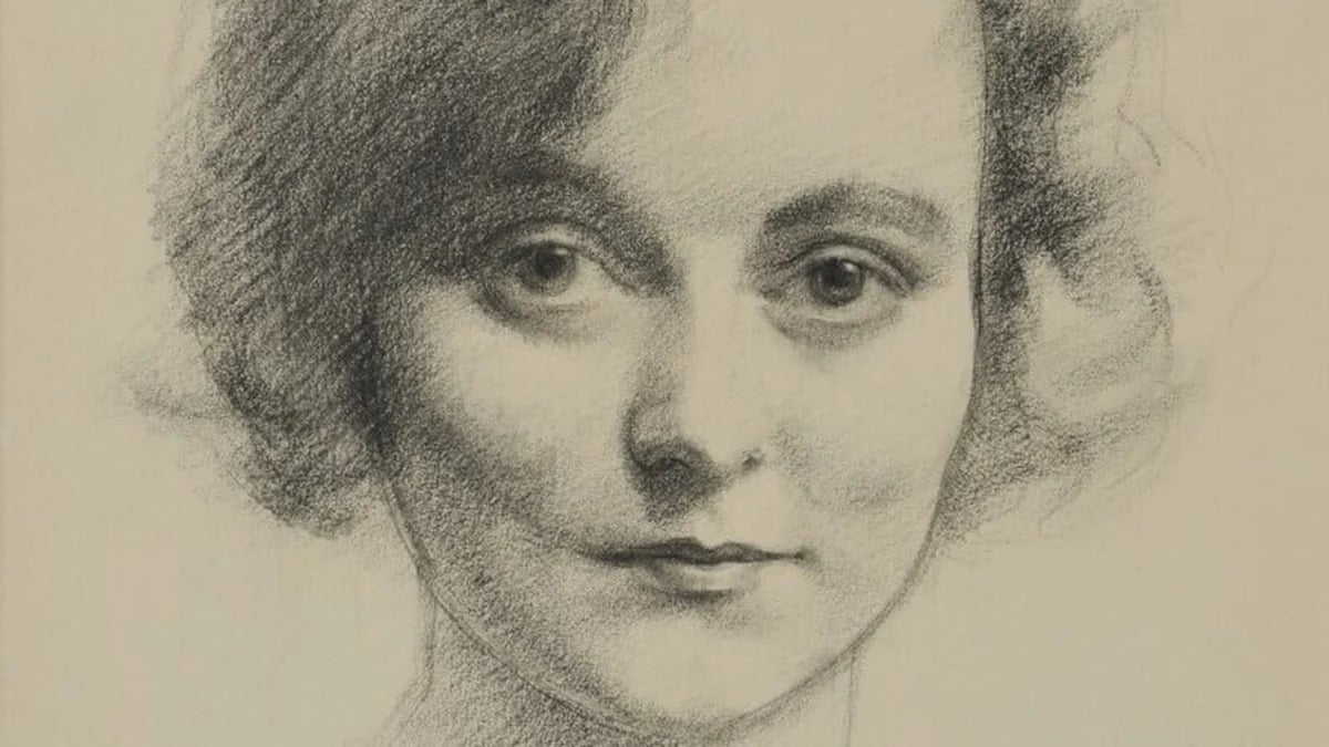 Green White Enamel | The Lyric Feature 