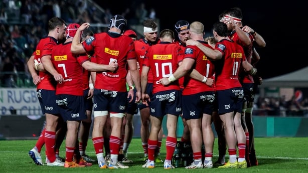 18 April 2026; Munster players gather together during half-time at the United Rugby Championship match between Benetton and Munster at Stadio Monigo in Treviso, Italy. Photo by Tim Rogers/Sportsfile