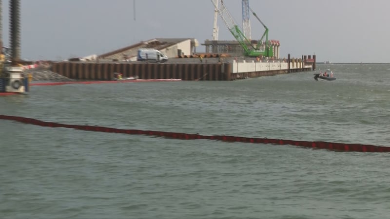 Oil spill in Dublin Port