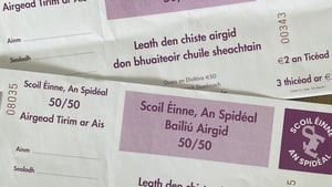 Marion Ní Chadhain, ó Choiste Airgeadais Scoil Éinne sa Spidéal show image