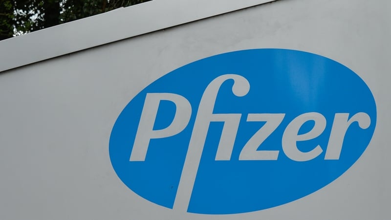 Tá 4,500 duine fostaithe ag Pfizer in Éirinn