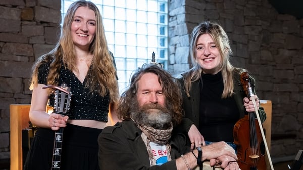 Liam Ó Maonlaí, Doireann Ní Ghlacáin, Libby Mc Crohan Cuan an Cheoil