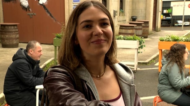 Síofra introduces herself to Alex 