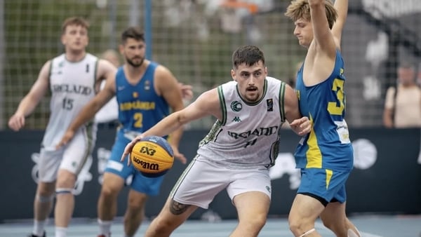 Adam Mullally playing 3x3 basketball for La Celeste.