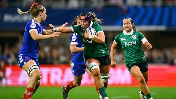 25 April 2026; Fiona Tuite of Ireland in action against Léa Champon of France during the Women's Six Nations Rugby Championship match between France and Ireland at Stade Marcel Michelin in Clermont, France. Photo by Shauna Clinton/Sportsfile