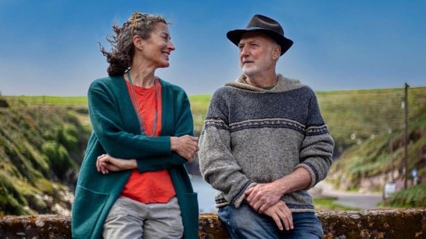 Carrie Crowley agus Breanndán Ó Beaglaoich, Sáile.