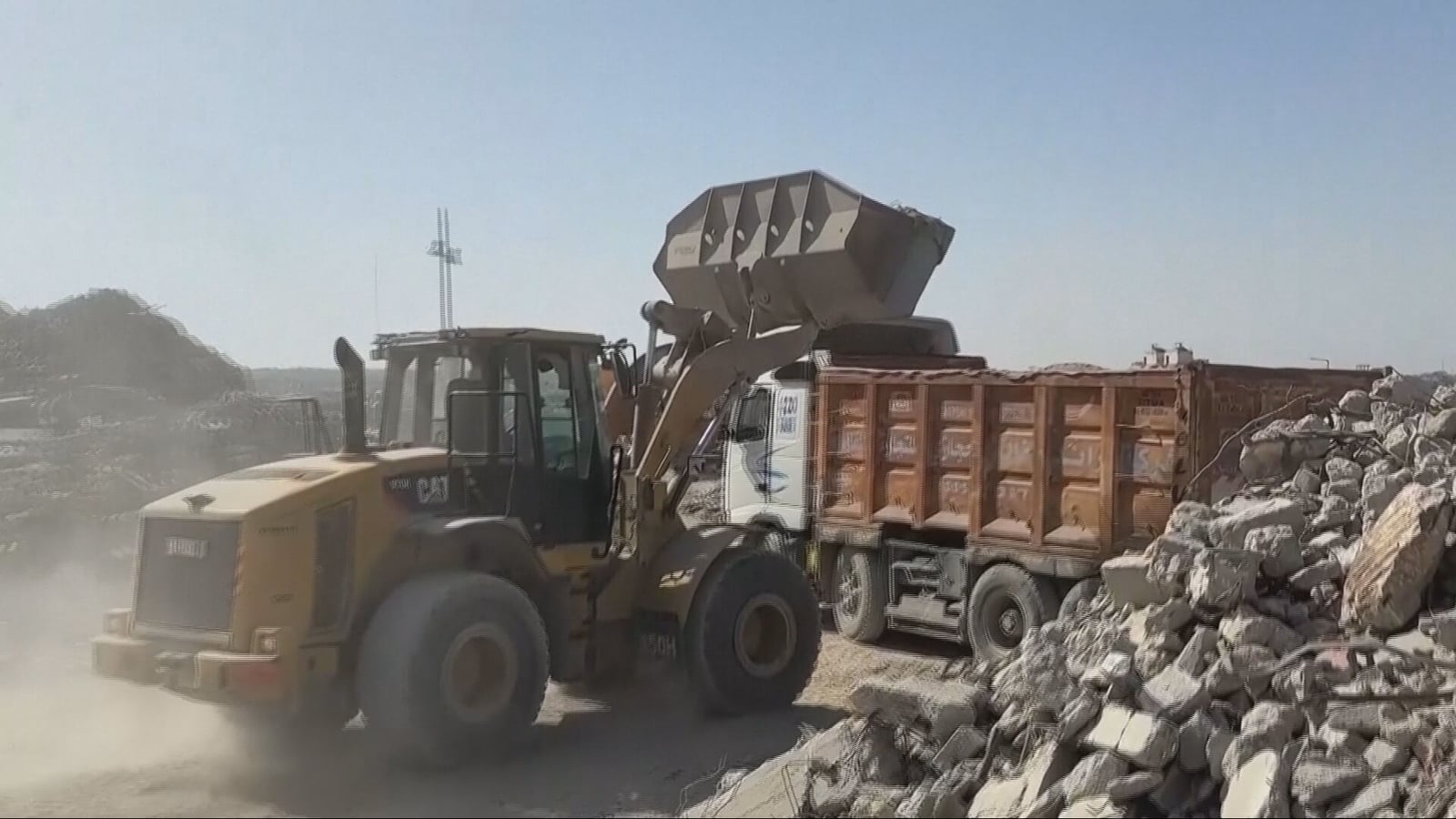 Palestinians use Gaza rubble to restore streets