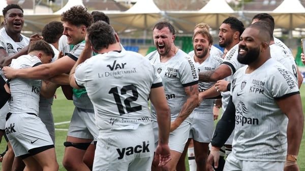 GLASGOW, SCOTLAND - APRIL 11: Toulon players celebrate after their victory during the Investec Champions Cup match between Glasgow Warriors and RC Toulon at Scotstoun Stadium on April 11, 2026 in Glasgow, Scotland. (Photo by David Rogers/Getty Images)