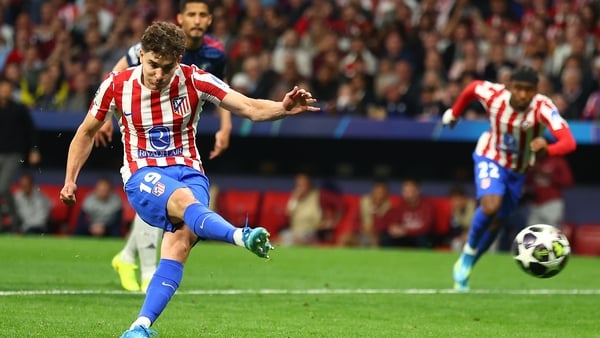 Julian Alvarez of Atletico Madrid scores a penalty to make the score 1-1 during the UEFA Champions League 2025/26 Semi Final First Leg match between Atletico de Madrid and Arsenal FC at on April 29, 2026 in Madrid, Spain