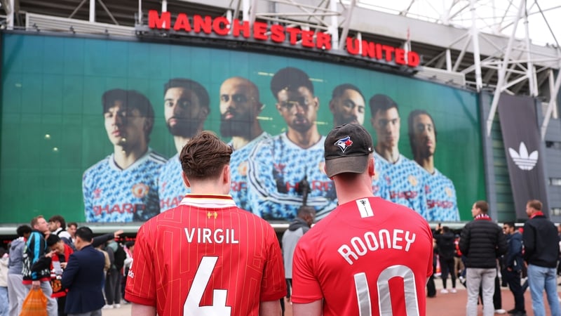 Premier League: Manchester United v Liverpool latest score