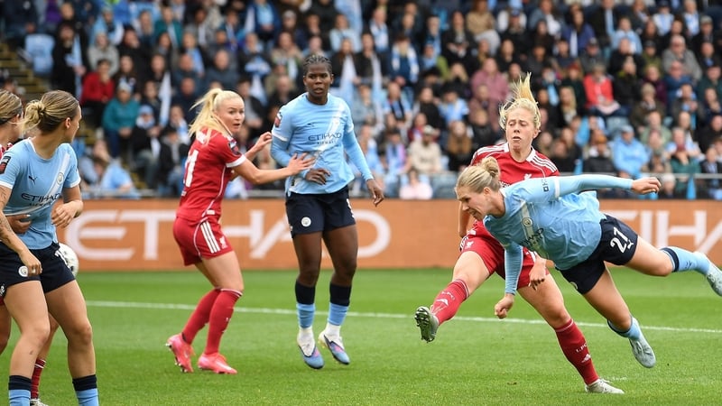 WSL: City close in on title after late win at Liverpool