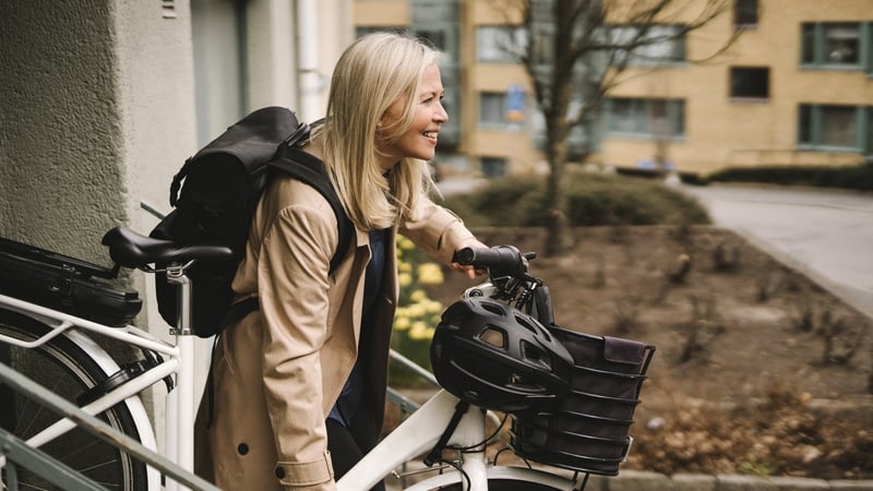 woman e-bike