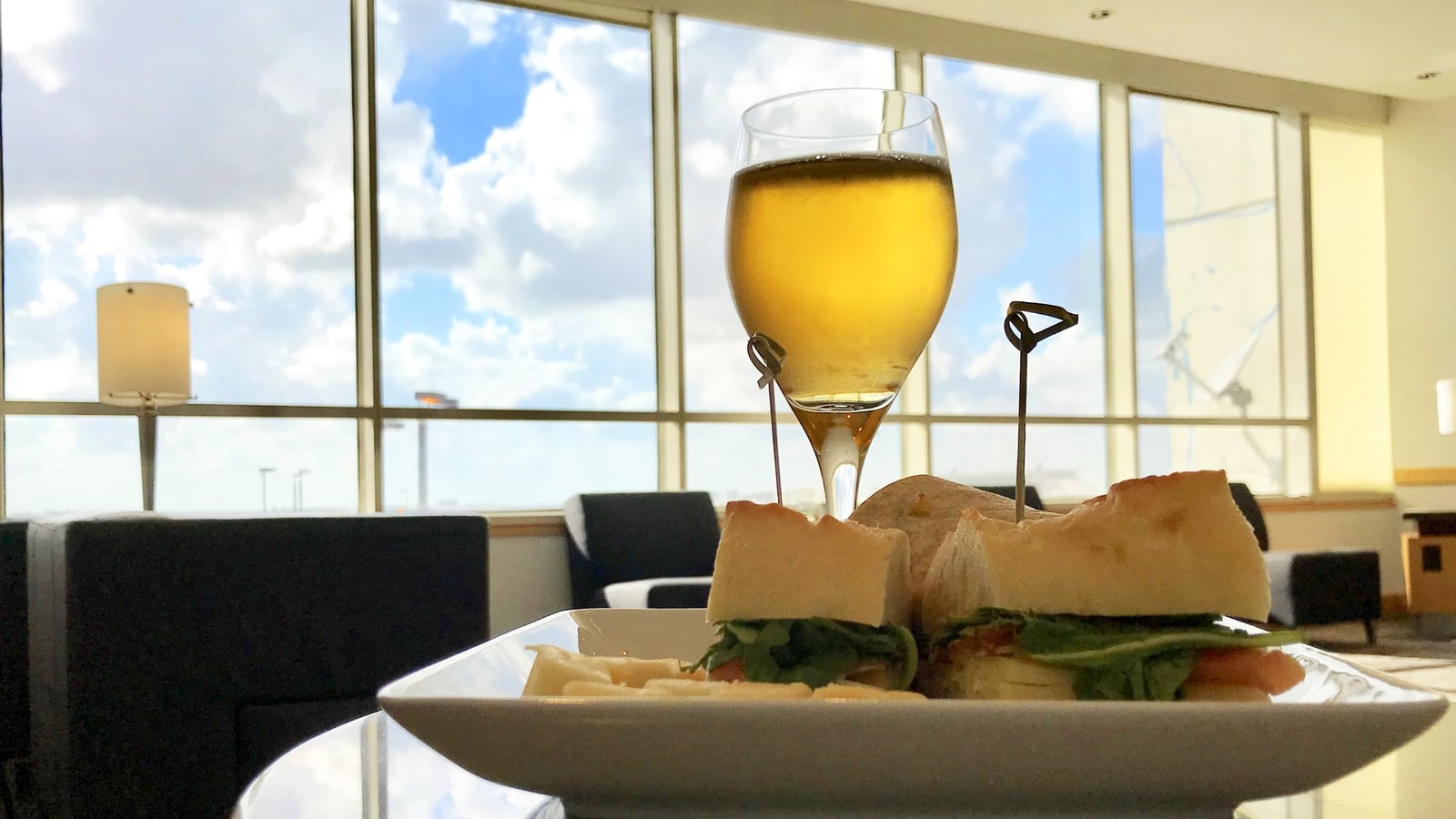 Ryanair CEO Calls for Ban on Pre-Morning Flight Alcohol Sales at Airports — image 1