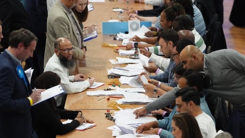 UK Elections Signal Crisis for Starmer as Labour Faces Heavy Losses — image 2