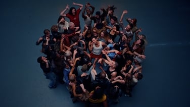 Harry Styles premieres Dance No More video