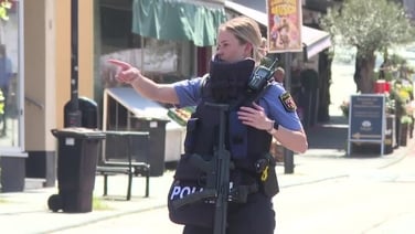 German police patrol near ongoing hostage situation near bank