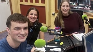 Ciara Ní Chonghaile, James Mac Einrí agus Roseanne Ní Cheallaigh, paineál na seachtaine.  show image