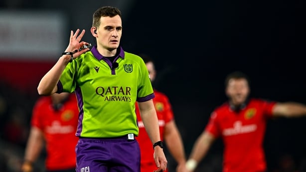 Referee Peter Martin