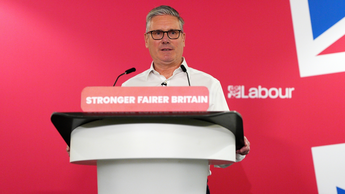 Tús Áite: Ceannaireacht Keir Starmer