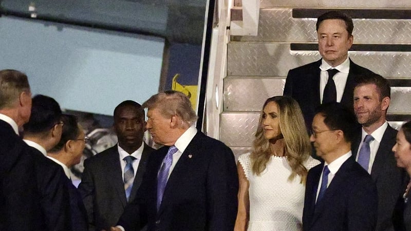 Fáilte curtha roimh Trump i mBéising