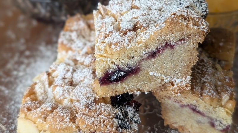 strawberry jam bars