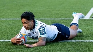 15 May 2026; Josh Ioane of Connacht scores his side's first try during the United Rugby Championship match between Edinburgh and Connacht at Hive Stadium in Edinburgh, Scotland. Photo by Mark Scates/Sportsfile