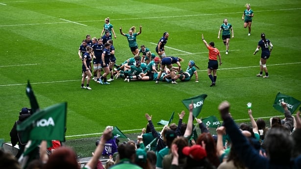 17 May 2026; Ireland players, including Béibhinn Parsons, centre, celebrate their opening try during the Women's 6 Nations Rugby Championship match between Ireland and Scotland at the Aviva Stadium in Dublin. Photo by Seb Daly/Sportsfile