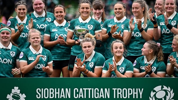 17 May 2026; Ireland captain Erin King with the Siobhan Cattigan Trophy alongside her teammates after their side's victory in the Women's 6 Nations Rugby Championship match between Ireland and Scotland at the Aviva Stadium in Dublin. Photo by Seb Daly/Sportsfile