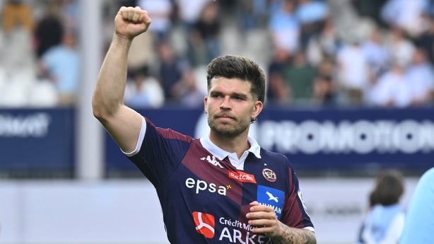 Bordeaux-Begles' French fly-half Matthieu Jalibert celebrates after winning the French Top 14 rugby union match between Aviron Bayonnais (Bayonne) and Union Bordeaux-Begles (UBB) at the Jean Dauger Stadium in Bayonne, south-western France on May 9, 2026.