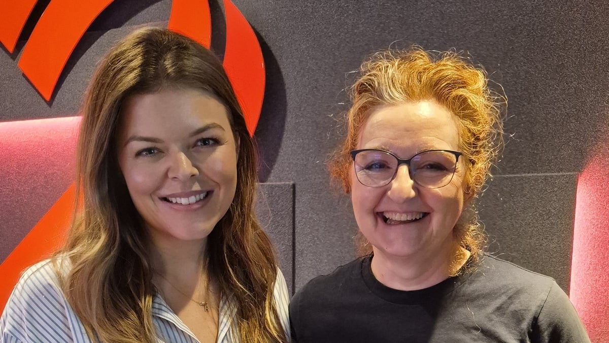 Niamh Shaw and Olly Nolan - World Bee Day
