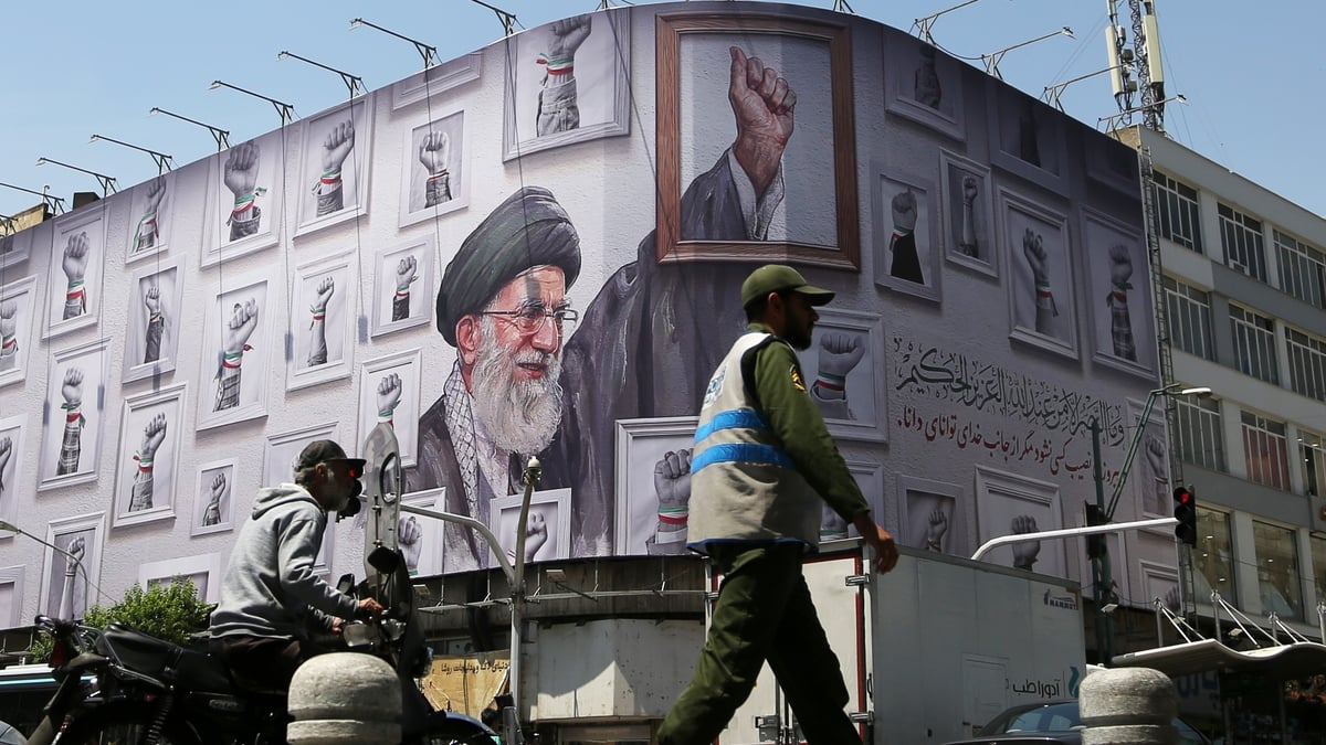 Iran reviewing US response as Trump awaits 'right' answer