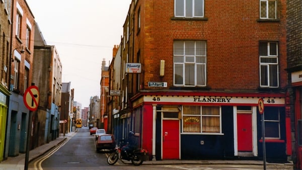 Flannery - Temple Bar - Dublin Ireland March 1985 copyright David Ryan Dano Dublin Images