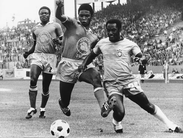 Tackle between Edu (Brazil, right) and Lobilo (Zaire) at the 1974 World Cup