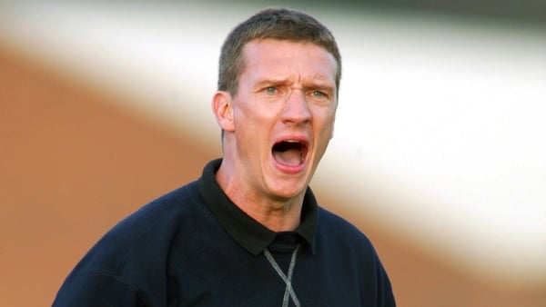 BELLS CHALLENGE CUP. 13/8/2002.STRATHCLYDE HOMES STADIUM,DUMBARTON.DUMBARTON V AYR UTD.DAVID WINNIE.MANAGER.DUMBARTON F.C.PIC:ALAN HARVEY SNS