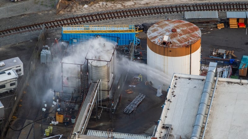 Crack in LA chemical tank may ease threat of explosion
