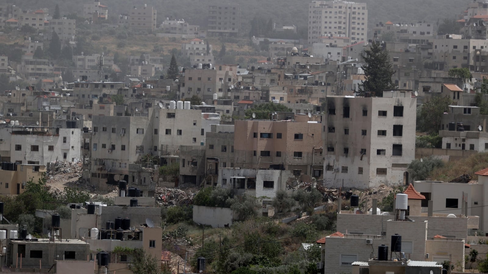 Israeli forces kill man who threw stones in West Bank