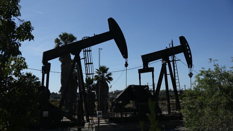 Oil pulls back as traders look for progress on talks