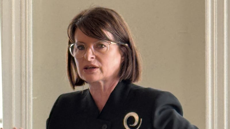 An tOmbudsman Póilíneachta Emily Logan